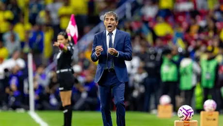Almada 'defiende' a Miguel Borja tras expulsión: "Se va a tener que adaptar al arbitraje mexicano"