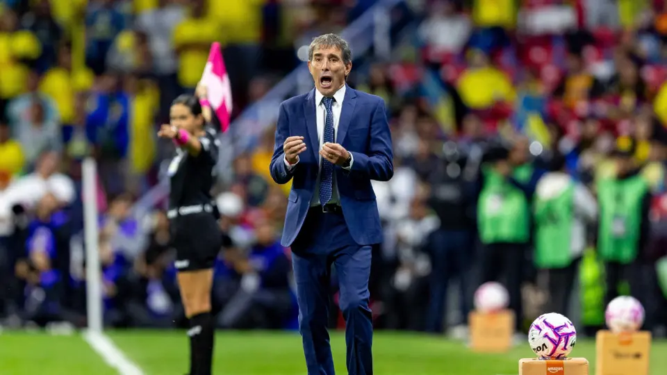 Almada asegura que Miguel Borja “Se va a tener que adaptar al arbitraje mexicano” tras su expulsión