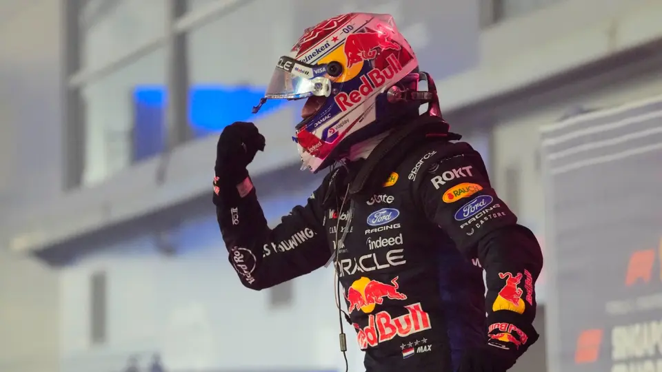 ¡Despertó el león! Con contundente victoria en el Gran Premio de Singapur, Verstappen mantiene esperanza en el campeonato
