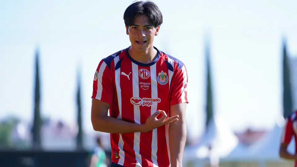 Leonel Calderón con la Sub-21 de Chivas | Imago7