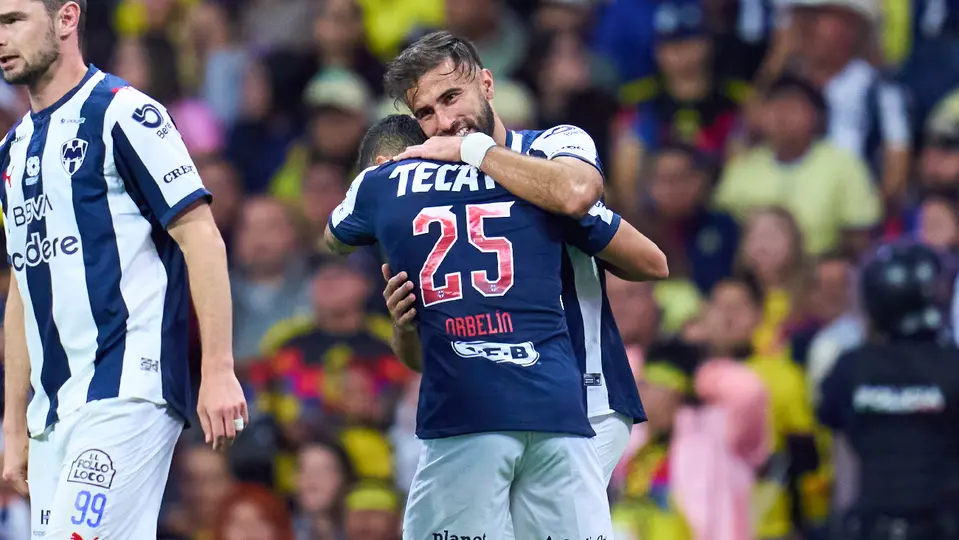 Diego Rossi y Orbelín Pineda, jugadores de Rayados, en festejo de gol ante América | MEXSPORT