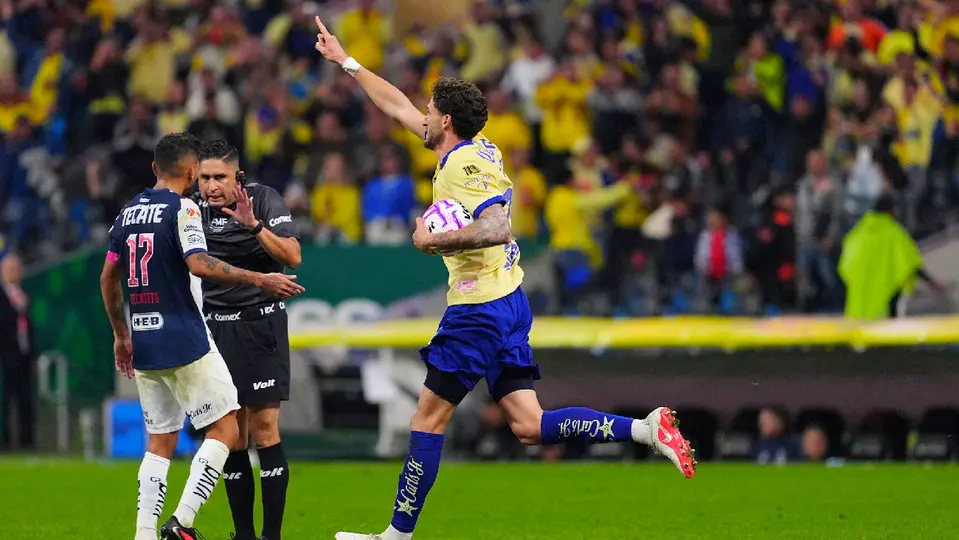Santiago Bueno, jugador del América, en festejo de gol ante Rayados de Monterrey | IMAGO7