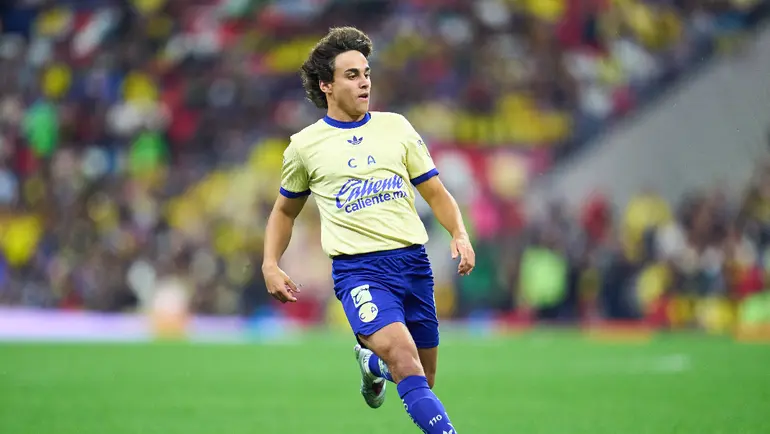 Carlos Álvarez, jugador del América, en el partido ante Rayados | MEXSPORT
