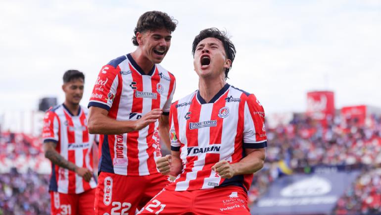 Óscar Macías festejando su gol en el 1-0 momentáneo ante Santos Laguna | IMAGO7