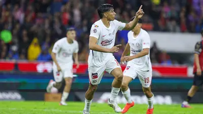 Ángel Sepúlveda iguala marca de JJ Macías con Chivas en el Clásico Tapatío