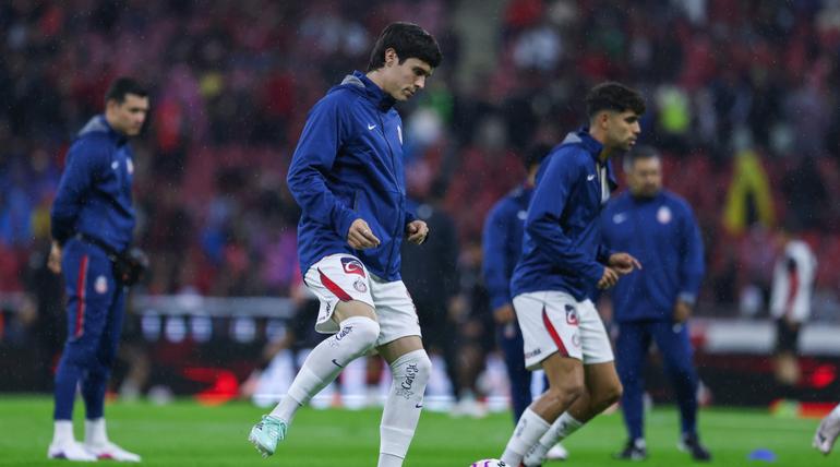 Chivas calentando previo a enfrentar a Atlas | MEXSPORT