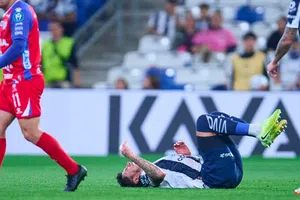 Así quedó el pie de Carlos Salcedo tras pisotón que sufrió en Concachampions