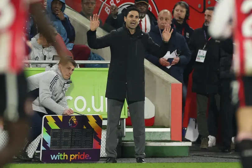 Mikel Arteta durante partido ante Brentford | AP