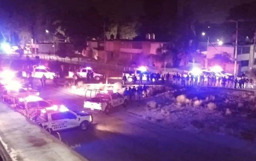 Durante la madrugada de este jueves se realizó el operativo para recuperar la planta de cemento / Redes Sociales