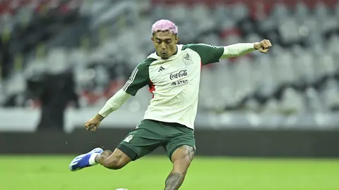 Julián Araujo entrenando con el Tri | IMAGO7