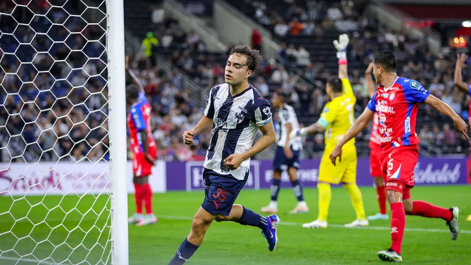 Iker Fimbres anota gol con Rayados | IMAGO7