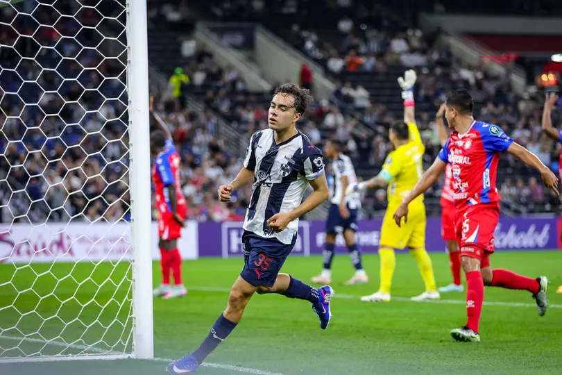 Iker Fimbres anota gol con Rayados | IMAGO7