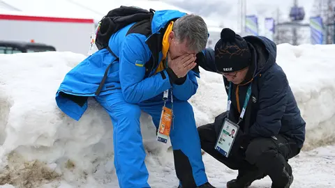 Vladyslav Heraskevych junto a su padre | AP