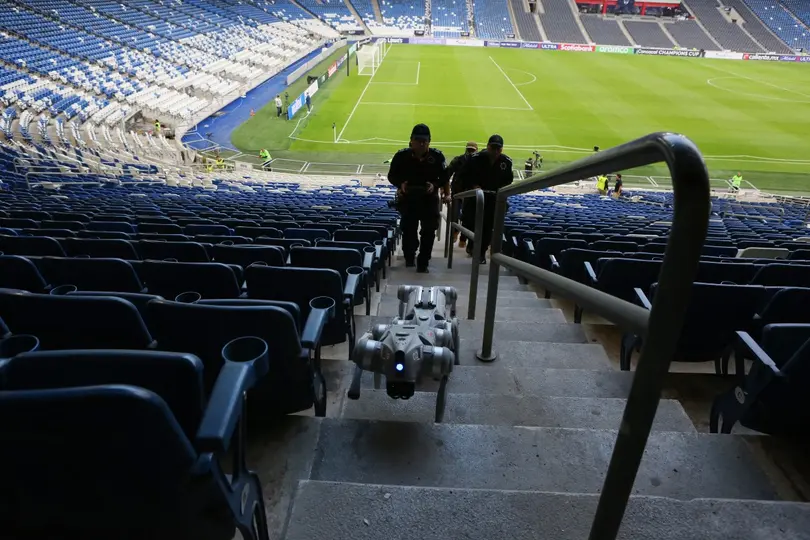 Perros robot en el Gigante de Acero | AFP
