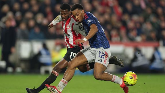 ¿Se les va la Premier? Arsenal empata ante Brentford y deja puntos vitales