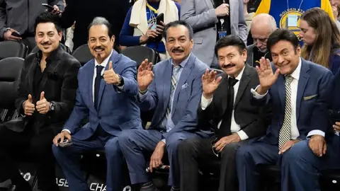 Los Tigres del Norte en la duela de los Warriors | IG:@chase_center
