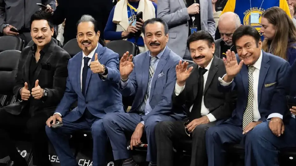 Los Tigres del Norte en la duela de los Warriors | IG:@chase_center