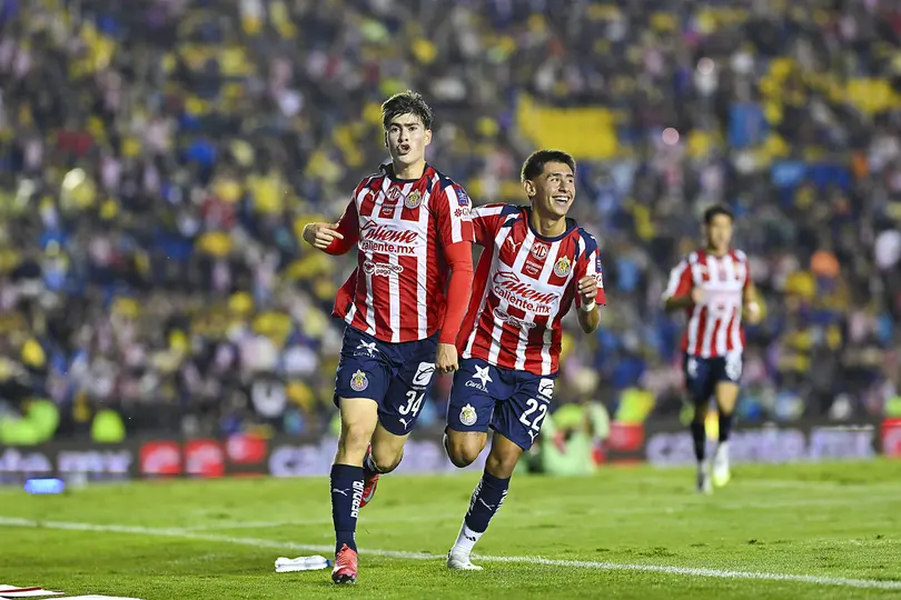 Armando González en el Clásico Nacional del Apertura 2026| IMAGO7