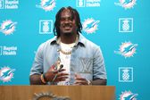 Malik Willis en su presentación con Dolphins | AP