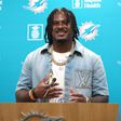 Malik Willis en su presentación con Dolphins | AP