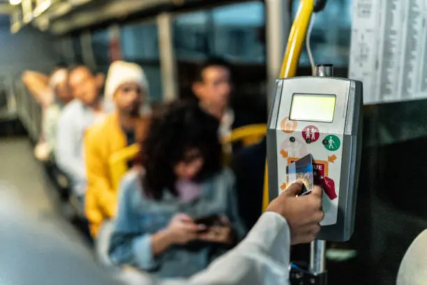 El Metro de la Ciudad de México funcionará de 07:00 a 24:00 horas el lunes 16 de marzo./ Pixabay