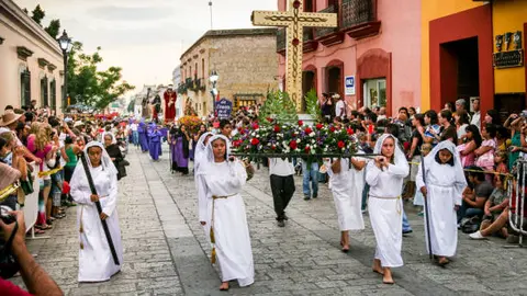 La Semana Santa cambia de fecha cada año porque se calcula a partir de la luna llena posterior al equinoccio de primavera./ Pixabay
