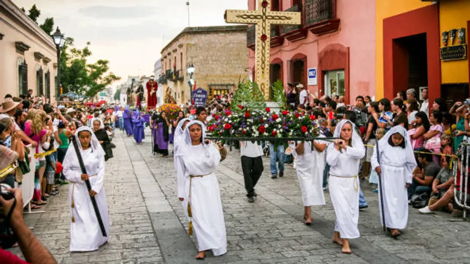 La Semana Santa cambia de fecha cada año porque se calcula a partir de la luna llena posterior al equinoccio de primavera./ Pixabay