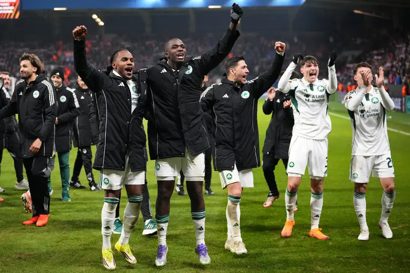 Jugadores de Panathinaikos celebraron su pase a los Octavos de Final de europa League | AP