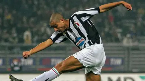 David Trezeguet como delantero de la Juventus | IG:@trezeguetofficial