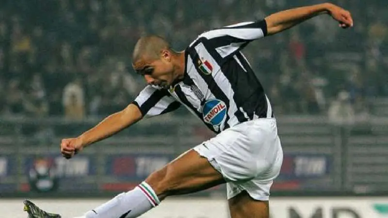 David Trezeguet como delantero de la Juventus | IG:@trezeguetofficial