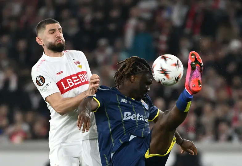 Stuttgart 1-2 Porto compromiso de la Europa League l AP