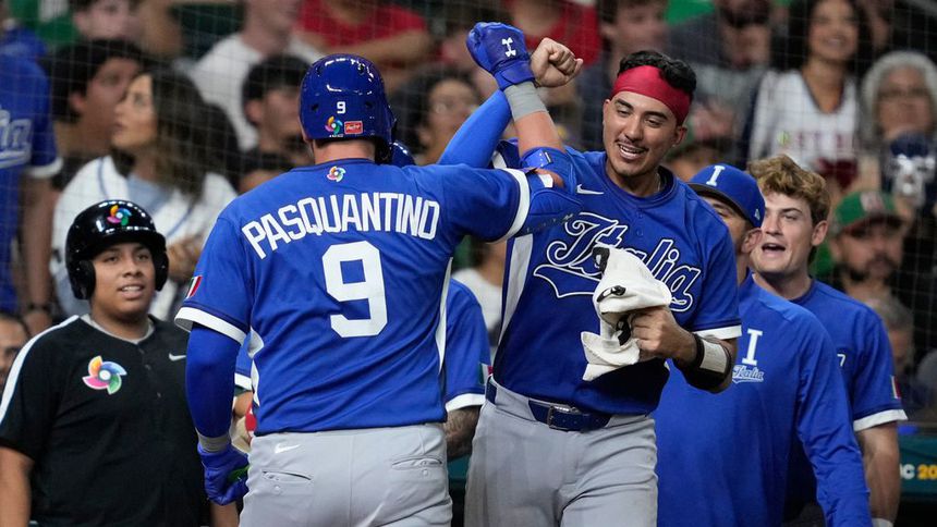 Italia celebra ser la gran figura del Clásico Mundial | AP