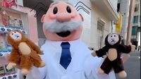 Dr. Simi presenta muñeco inspirado en Punch, el mono viral de internet