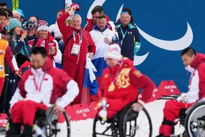 Vuelve a sonar el himno ruso en los Paralímpicos con Golubkov y Bagiian