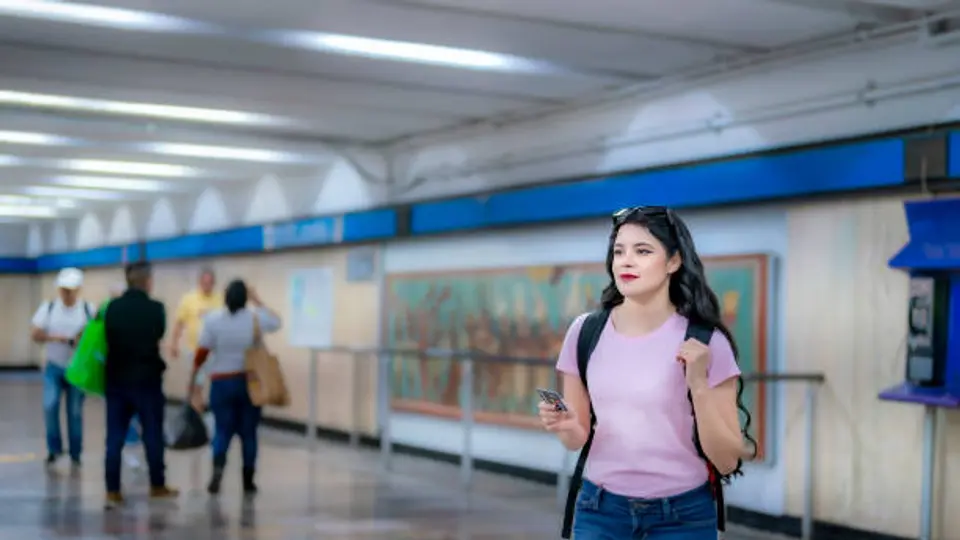 El programa busca apoyar a estudiantes de licenciatura que enfrentan gastos de movilidad para asistir a sus clases. / iStock