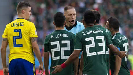 A 86 días: Jesús Gallardo, el amonestado más rápido en la historia de los Mundiales