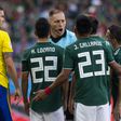 Jesús Gallardo reclama tras ser amonestado en el México vs Suecia de Rusia 2018 | MEXSPORT