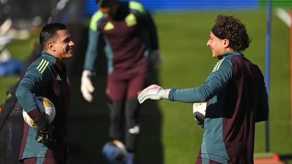 Luis Ángel Malagón y Guillermo Ochoa en la Copa Oro 2025 | MEXSPORT