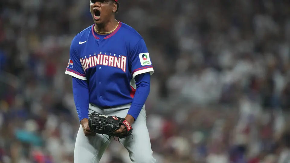 Elvis Alvarado, pitcher de República Dominicana I AP