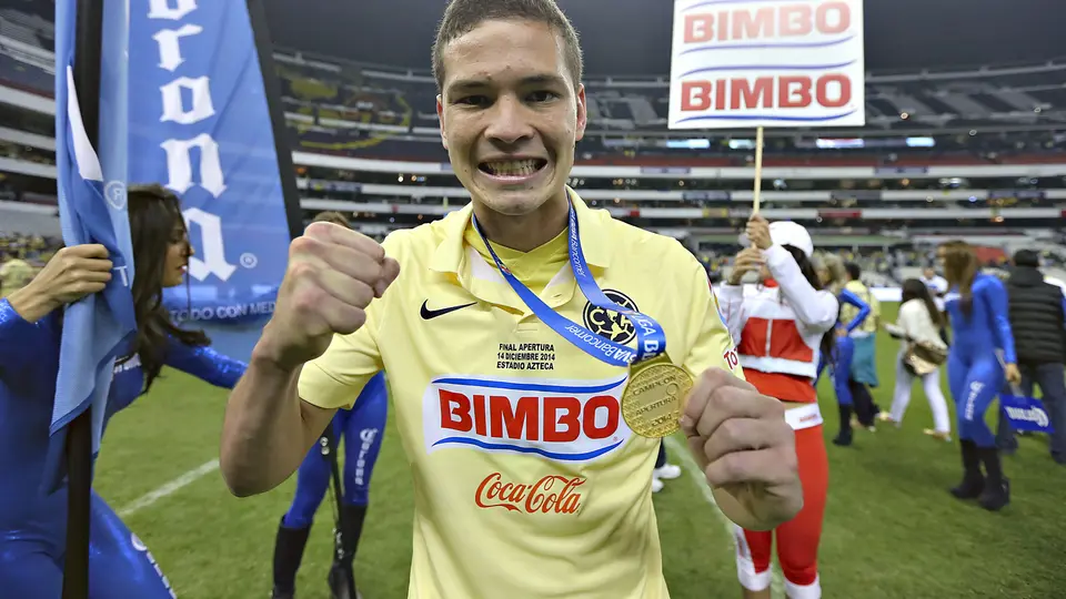 Martín Zúñiga en celebración del título de América en el Apertura 2014 | IMAGO 7