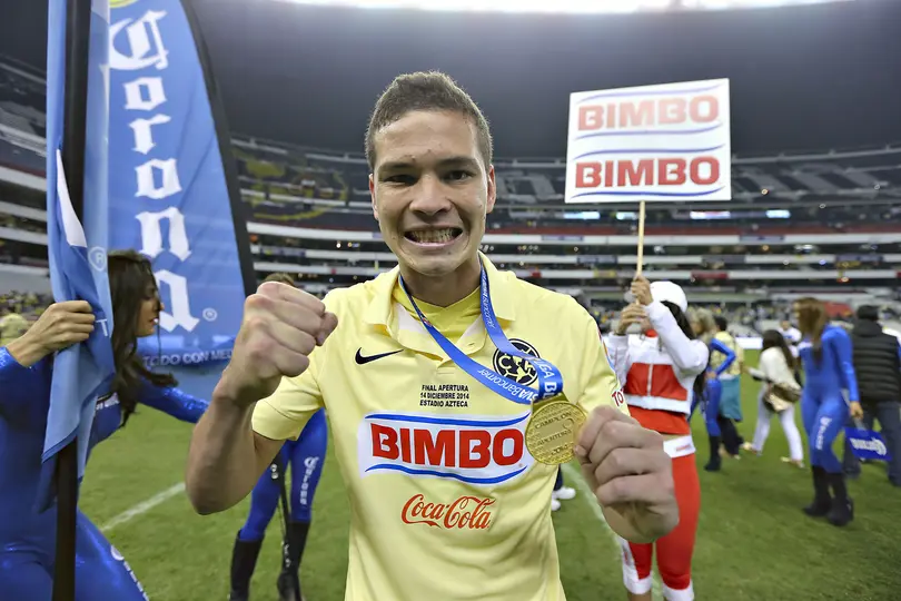 Martín Zúñiga en celebración del título de América en el Apertura 2014 | IMAGO 7