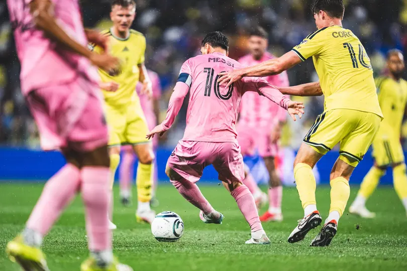 Encorralaron a Messi l X:InterMiamiCF