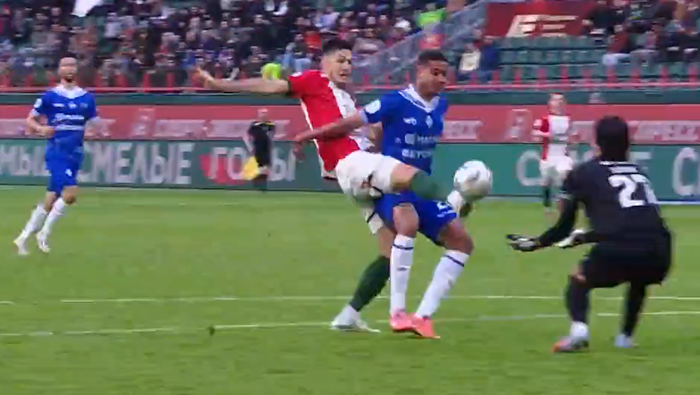 Así se vio el accidentado gol de César Montes | CAPTURA DE PANTALLA