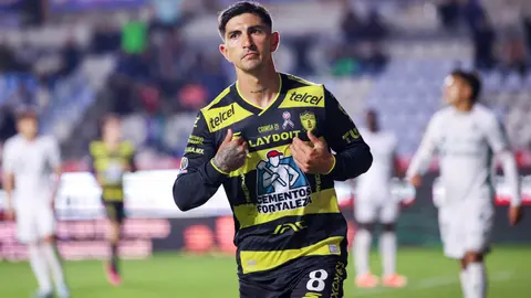 Víctor Guzmán en Pachuca | IMAGO7