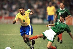 Rafa Márquez con la Selección Mexicana ante Brasil en la Copa Confederaciones 1999 | MEXSPORT