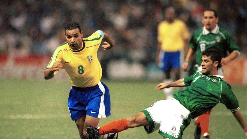 Rafa Márquez con la Selección Mexicana ante Brasil en la Copa Confederaciones 1999 | MEXSPORT