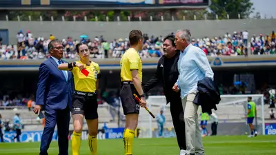 Sergio Bueno es expulsado ante Pumas tras reclamos a Katia Itzel García