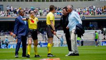 Sergio Bueno es expulsado ante Pumas tras reclamos a Katia Itzel García