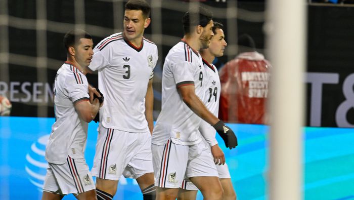 César Montes con la Selección Mexicana | MEXSPORT