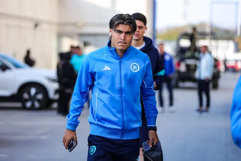 Luka Romero en su llegada al partido de Cruz Azul en la Jornada 8 | IMAGO 7